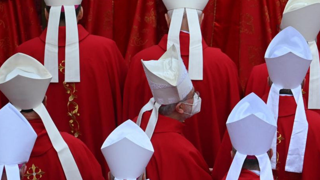 Pope to end cardinals' housing benefits and charge them rent