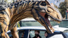 This exhibition is organized in drive-in mode in California: the visitors circulate among the dinosaurs.